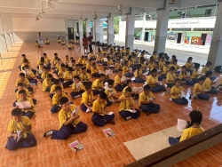 20240705172438(2).jpg - โรงเรียนบ้านหนองโค้ง จัดกิจกรรมธรรมะชำระใจ ทุกวันศุกร์ เพื่อให้นักเรียนทุกระดับชั้น ได้สวดมนต์สรรเสริญพระรัตนตรัย สวดมนต์ทำนองสรภัญญะ ปลูกฝังคุณธรรมจริยธรรม ร่วมสืบสานขนบธรรมเนียบประเพณี  | https://bannongkong.ac.th