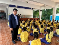 20240705172439(1).jpg - โรงเรียนบ้านหนองโค้ง จัดกิจกรรมธรรมะชำระใจ ทุกวันศุกร์ เพื่อให้นักเรียนทุกระดับชั้น ได้สวดมนต์สรรเสริญพระรัตนตรัย สวดมนต์ทำนองสรภัญญะ ปลูกฝังคุณธรรมจริยธรรม ร่วมสืบสานขนบธรรมเนียบประเพณี  | https://bannongkong.ac.th